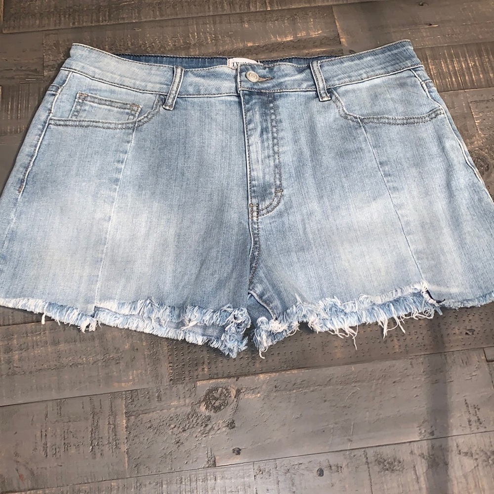 Twelve by ontwelfth Erie Slim Seam Jean Shorts‎ NWT Size 30